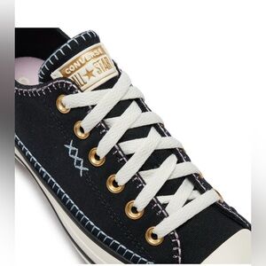 Chuck Taylor All Star Crafted Stitching Low Top - Size Womens 11.5 Men’s 9.5
